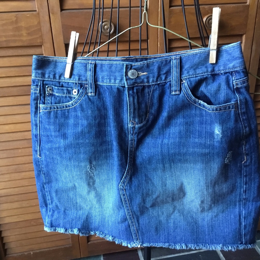 OLD NAVY BLUE DENIM SKIRT SIZE 2 REG FRAYED HEM